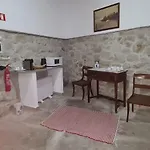 Solar Dos Araujo Coutinho - Casa Dos Cavaleiros - Turismo Habitacao Vila da Ponte (Viseu)
