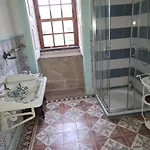 Solar Dos Araújo Coutinho - Casa Dos Cavaleiros - Turismo * Vila da Ponte (Viseu)