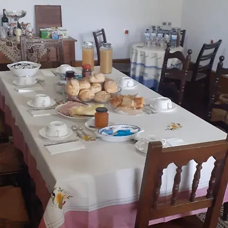 Solar Dos Araujo Coutinho - Casa Dos Cavaleiros - Turismo Habitacao * Vila da Ponte (Viseu)
