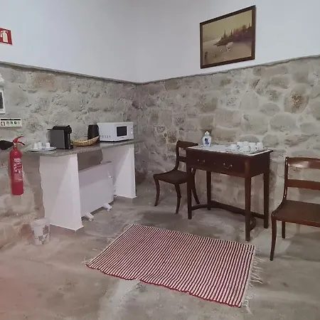 Solar Dos Araujo Coutinho - Casa Dos Cavaleiros - Turismo Habitacao Vila da Ponte (Viseu)