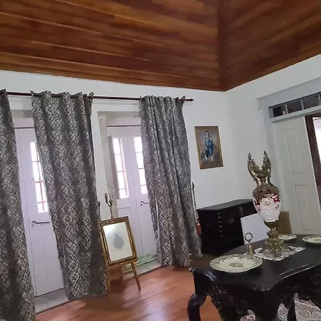 Solar Dos Araujo Coutinho - Casa Dos Cavaleiros - Turismo Habitacao * Vila da Ponte (Viseu)