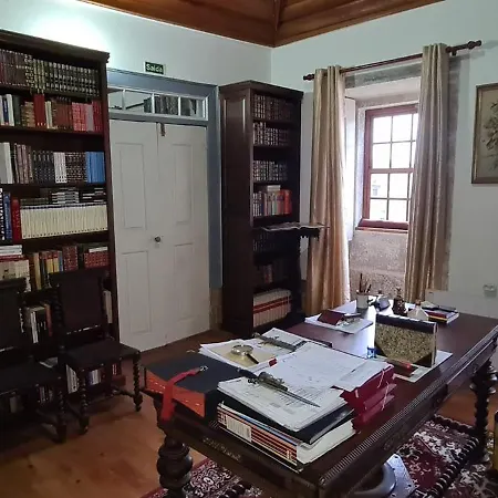 Solar Dos Araujo Coutinho - Casa Dos Cavaleiros - Turismo Habitacao Vila da Ponte (Viseu)