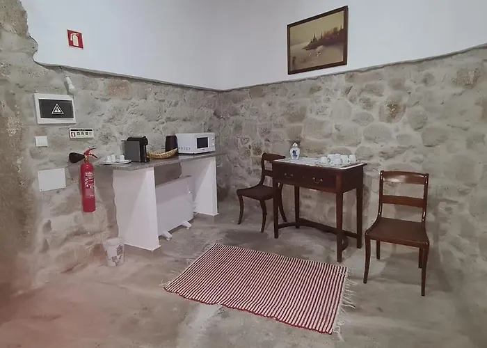 Solar Dos Araújo Coutinho - Casa Dos Cavaleiros - Turismo Vila da Ponte (Viseu)