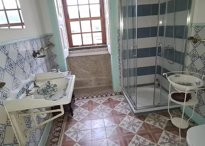 Solar Dos Araújo Coutinho - Casa Dos Cavaleiros - Turismo * Vila da Ponte (Viseu)